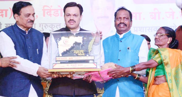 'महाराष्ट्र गौरव' पुरस्काराने मारुती कदम यांचा सन्मान