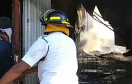 चिखलीतील लाकडाच्या गोदामाला आग; बेकायदा दुकानांवर कारवाईची मागणी