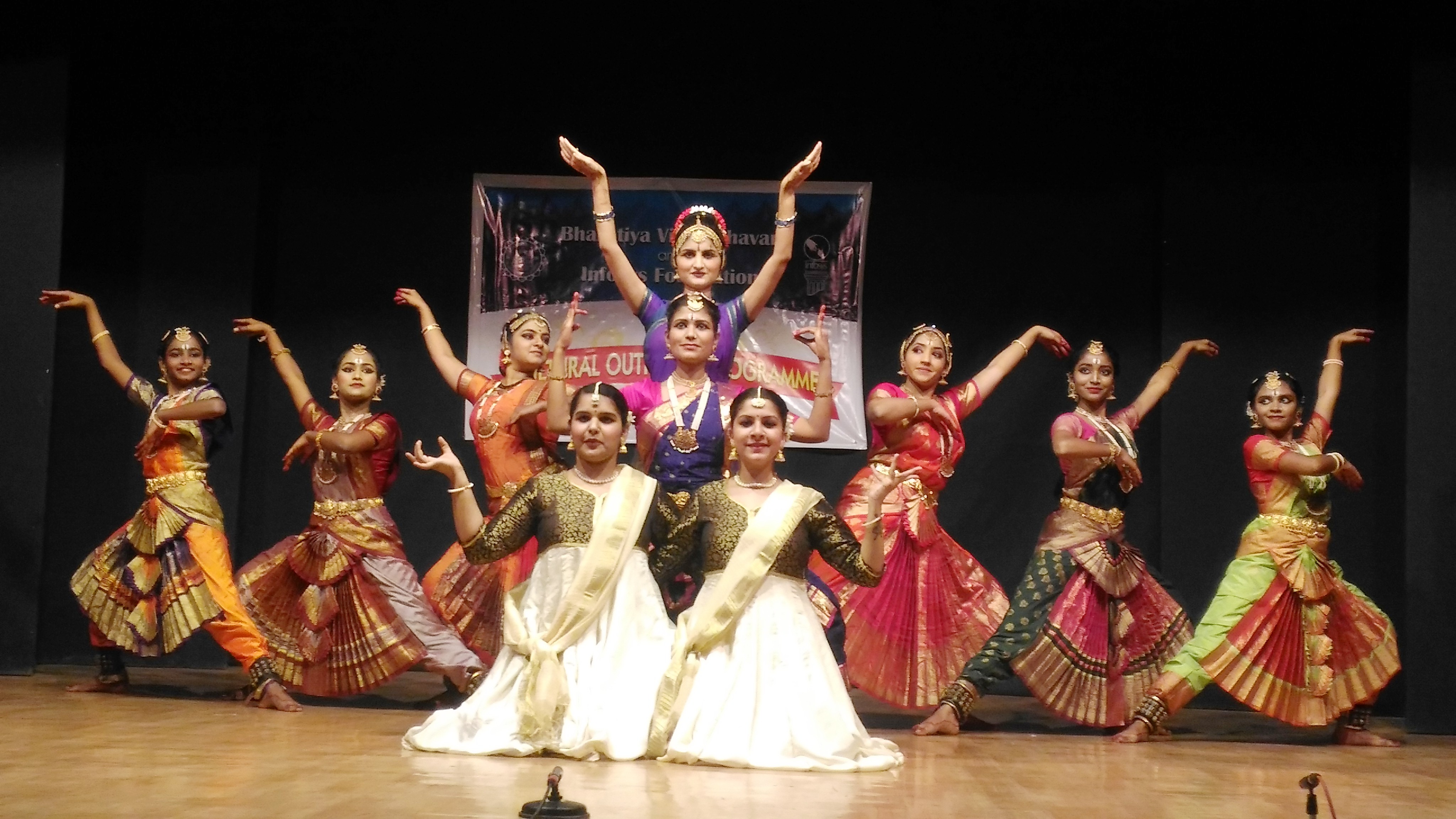भारतीय विद्या भवन- इन्फोसिस फाऊंडेशन आयोजित 'शिवार्पणम' नृत्य कार्यक्रमाला चांगला प्रतिसाद